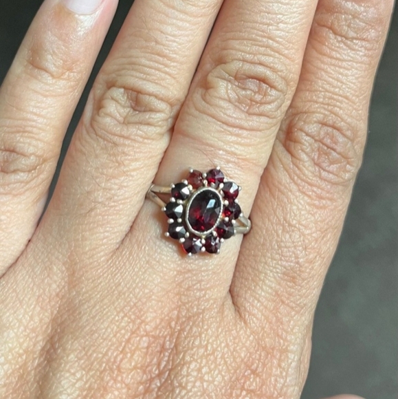 Vintage Bohemian Sterling Silver and Garnet Ring - Picture 4 of 7